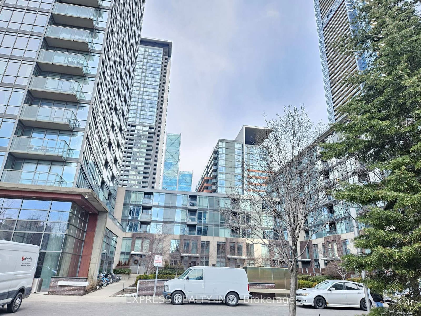 #705 - 15 Fort York Boulevard
