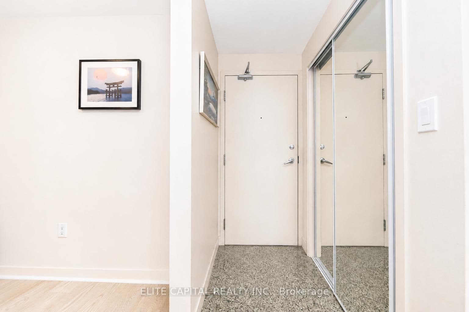 #1008 - 10 Navy Wharf Court