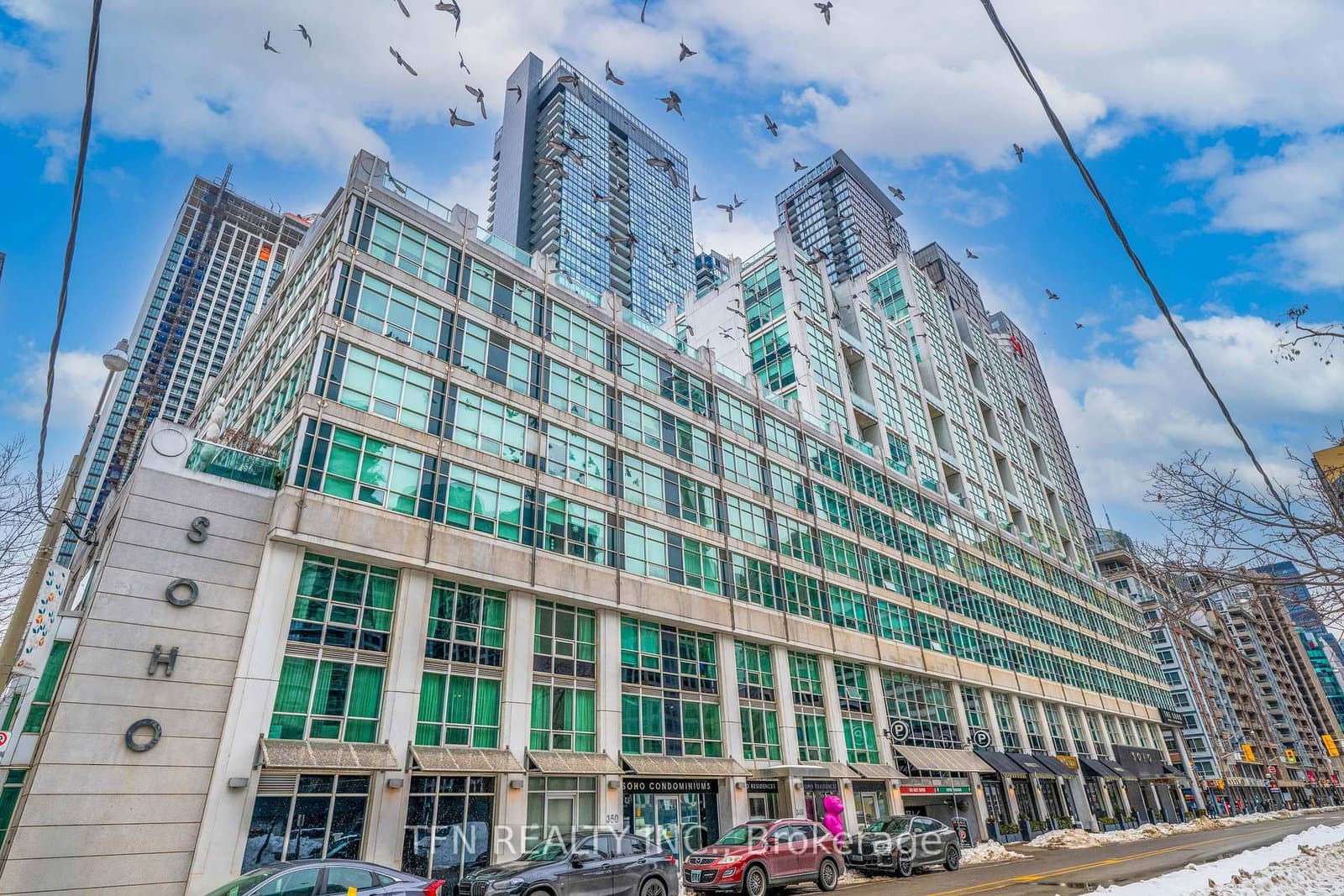 #M22 - 350 Wellington Street W