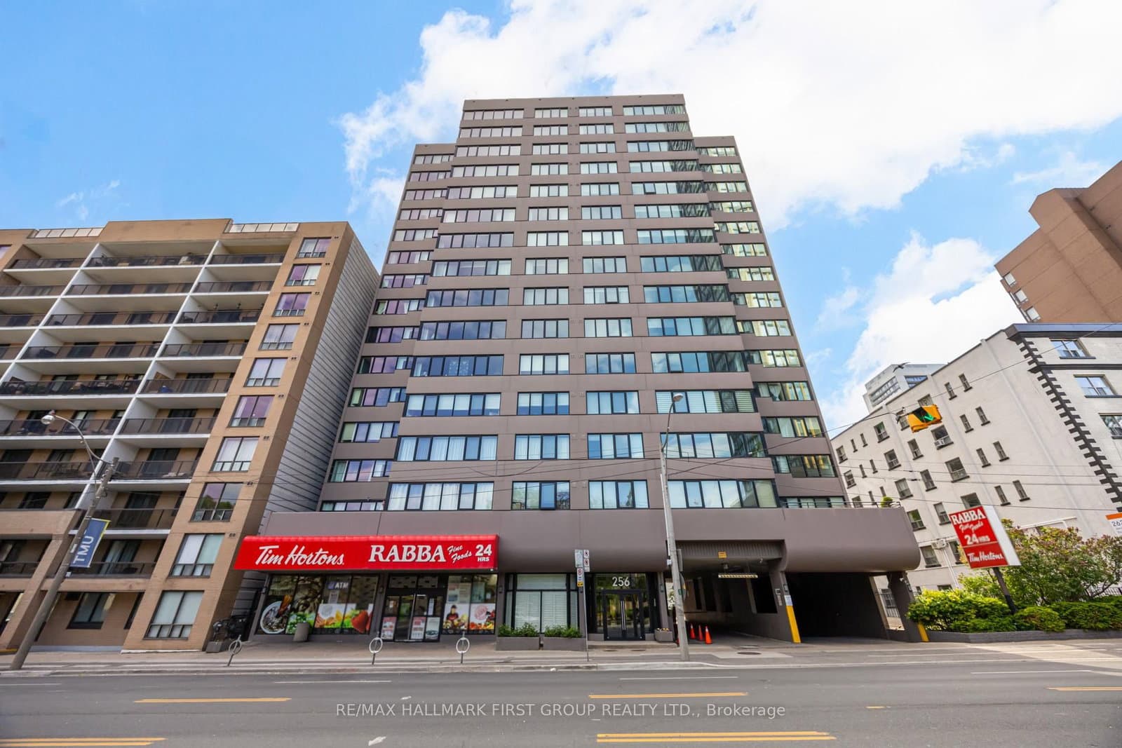 #12D - 256 Jarvis Street