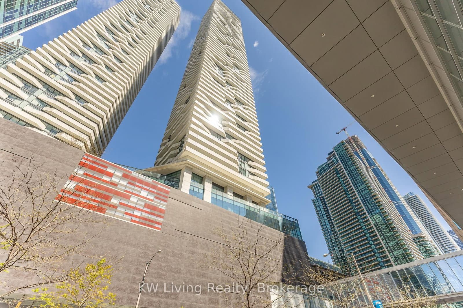 #1010 - 88 Harbour Street