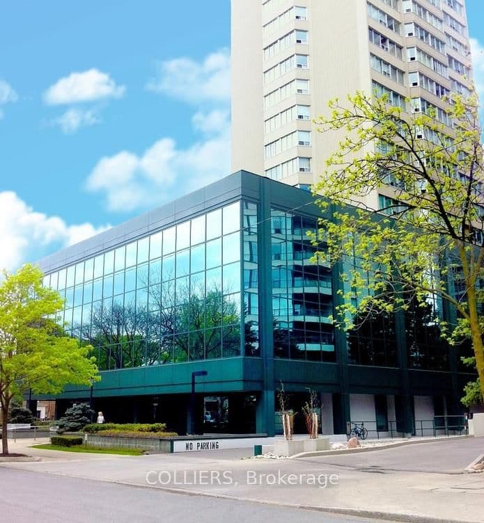 #206 - 20 Holly Street
