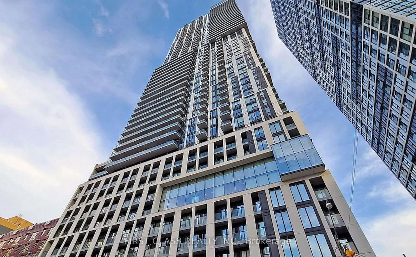 #826 - 251 Jarvis Street