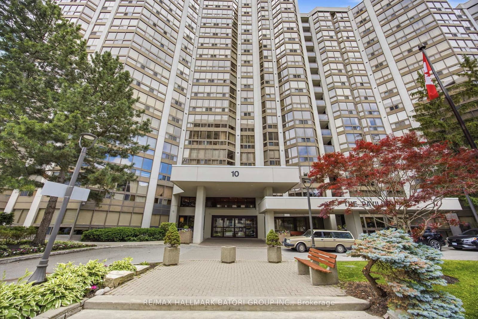 #211 - 10 Kenneth Avenue
