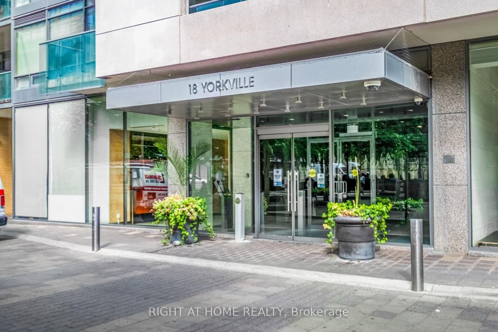 #305 - 18 Yorkville Avenue