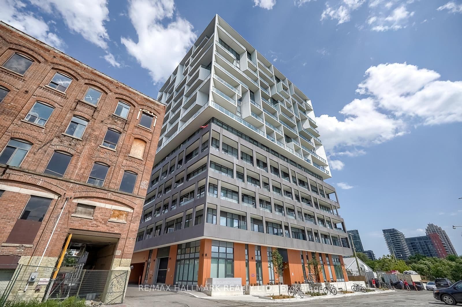 #421 - 9 Tecumseth Street