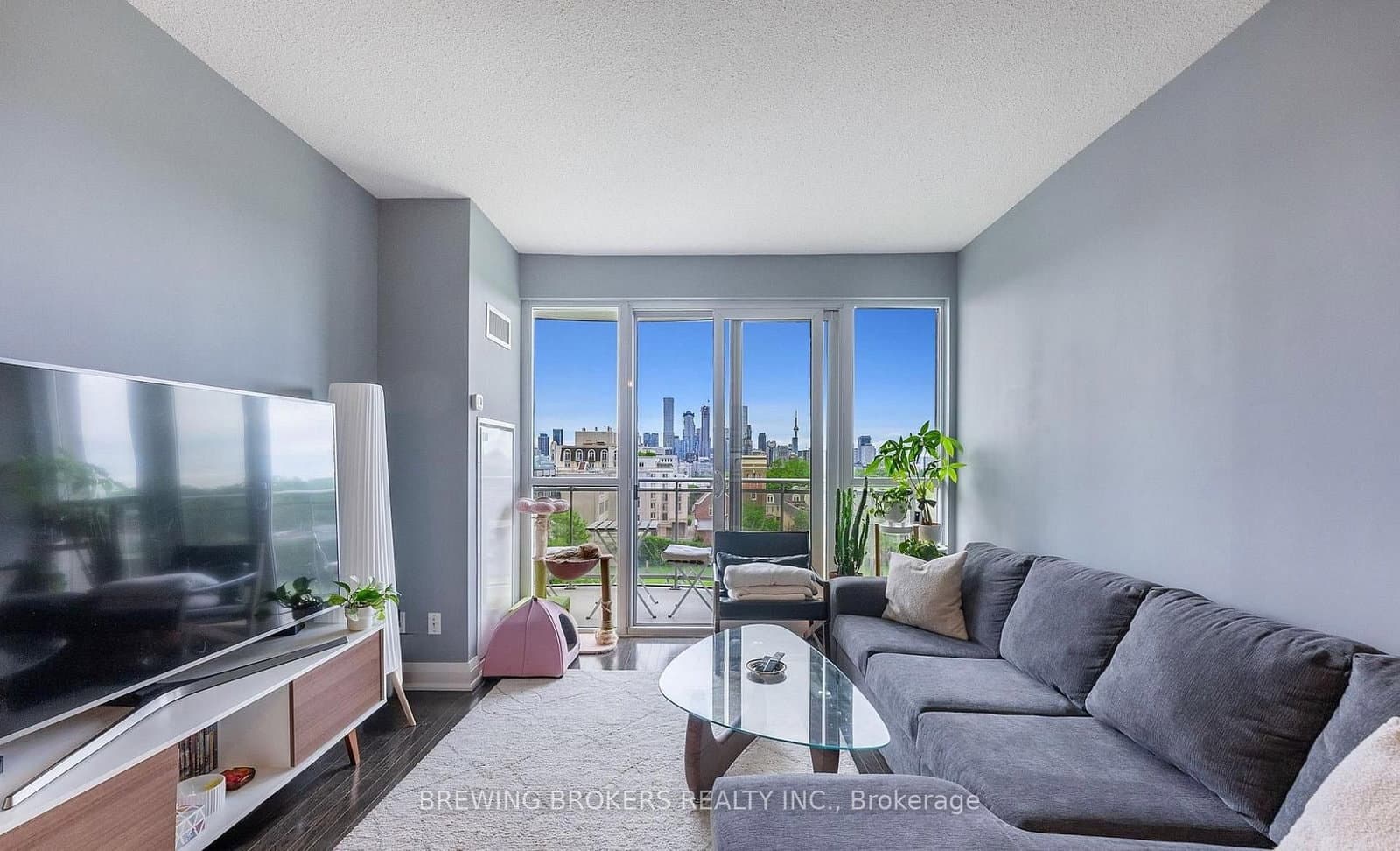 #704 - 1430 Yonge Street