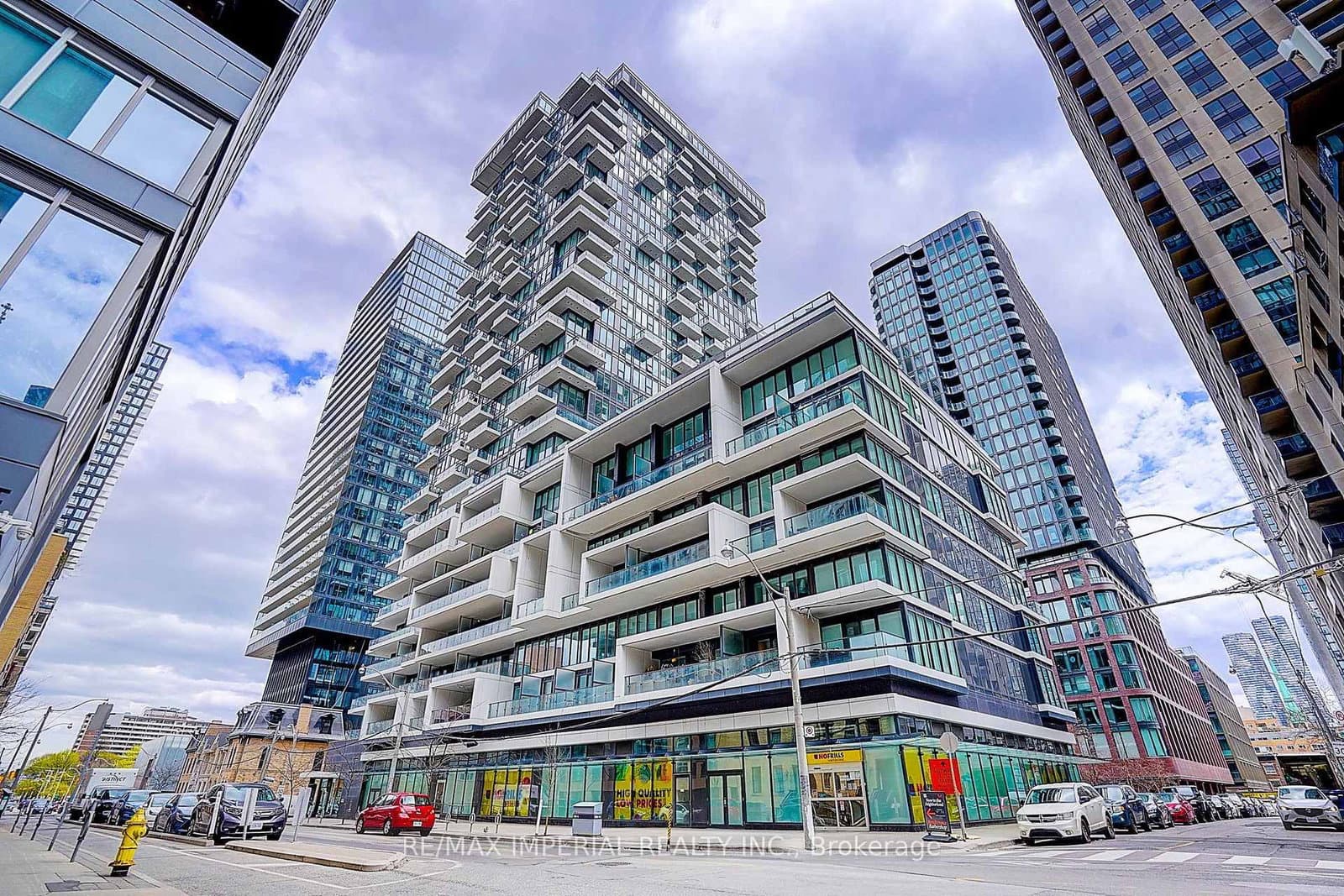 77 Shuter Street, Unit 710