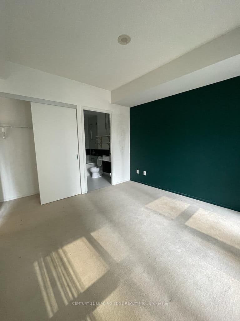 #302 - 8 Charlotte Street