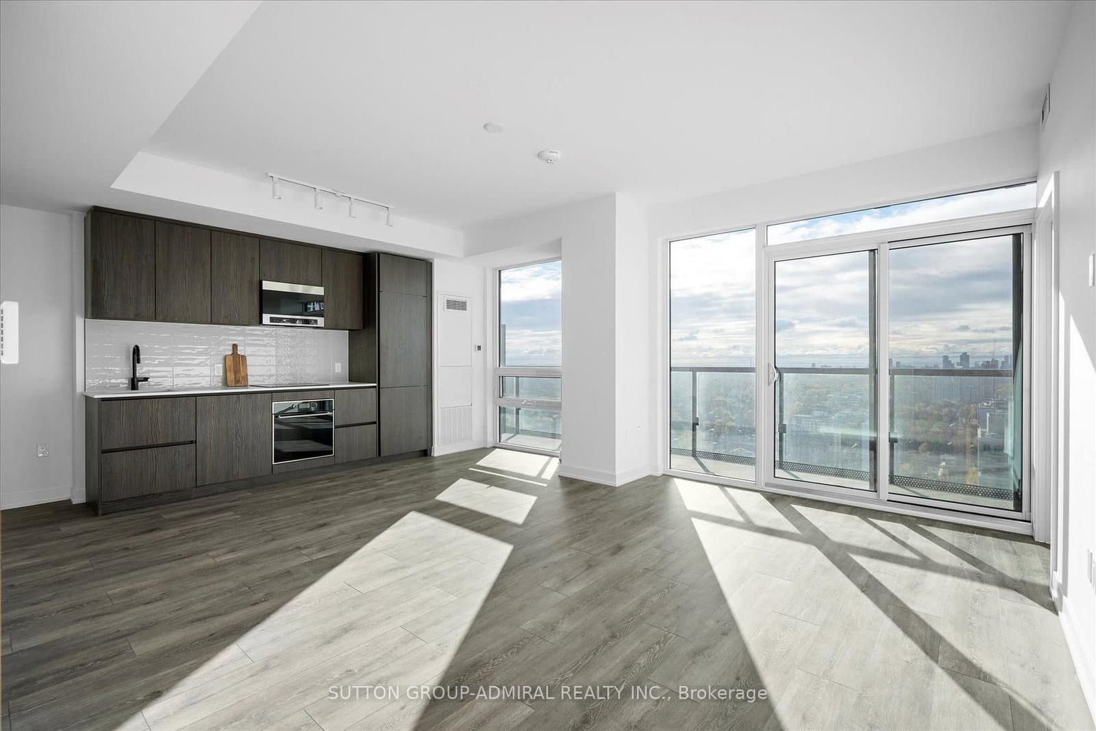 #2902 - 127 Broadway Avenue