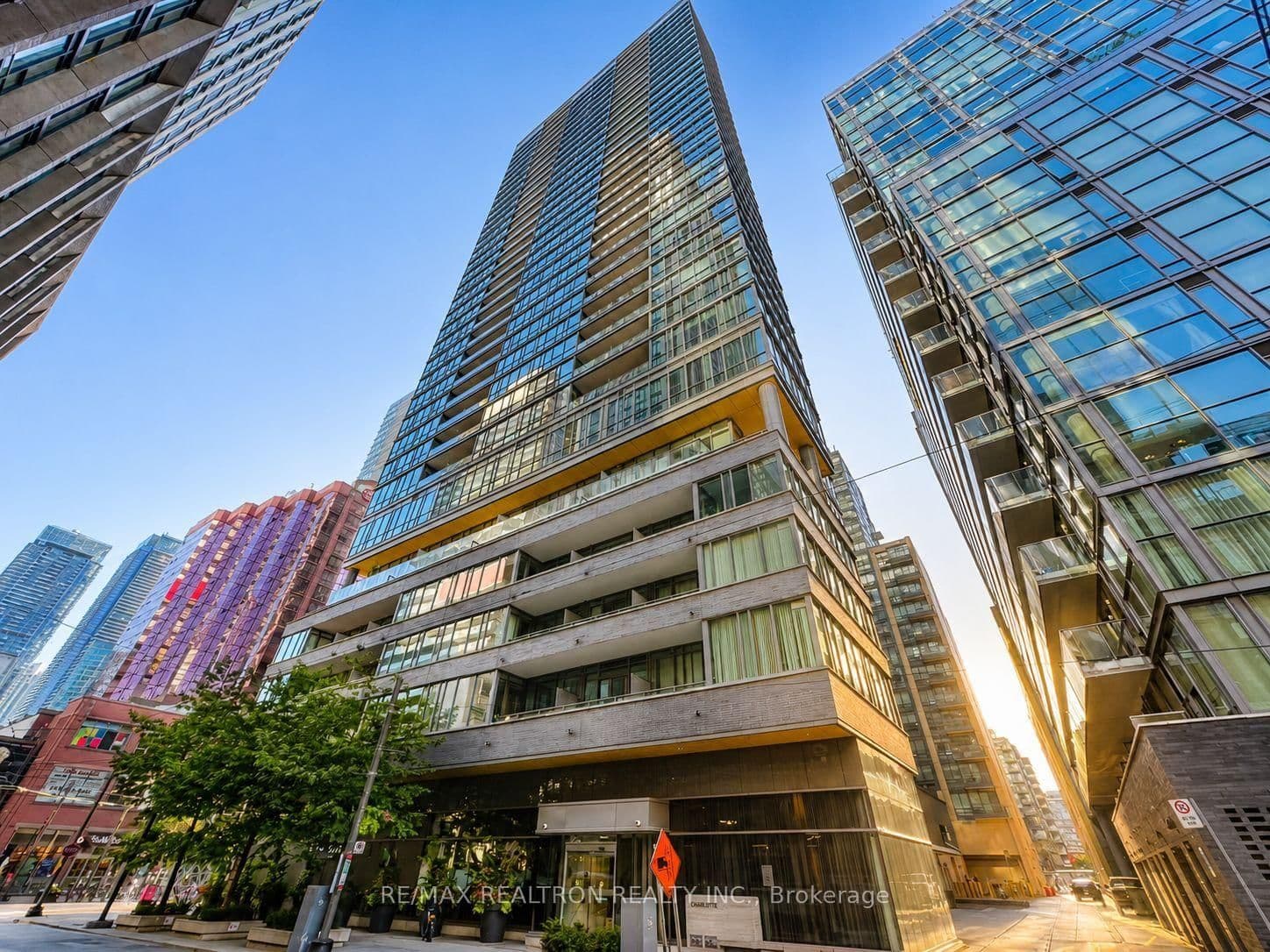 #214 - 8 Charlotte Street