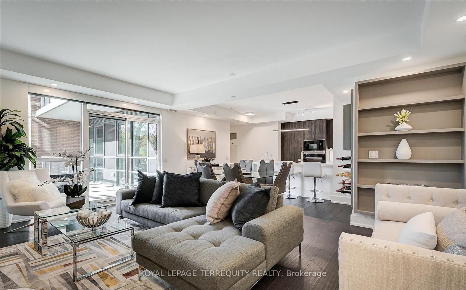 #401 - 3 Southvale Drive