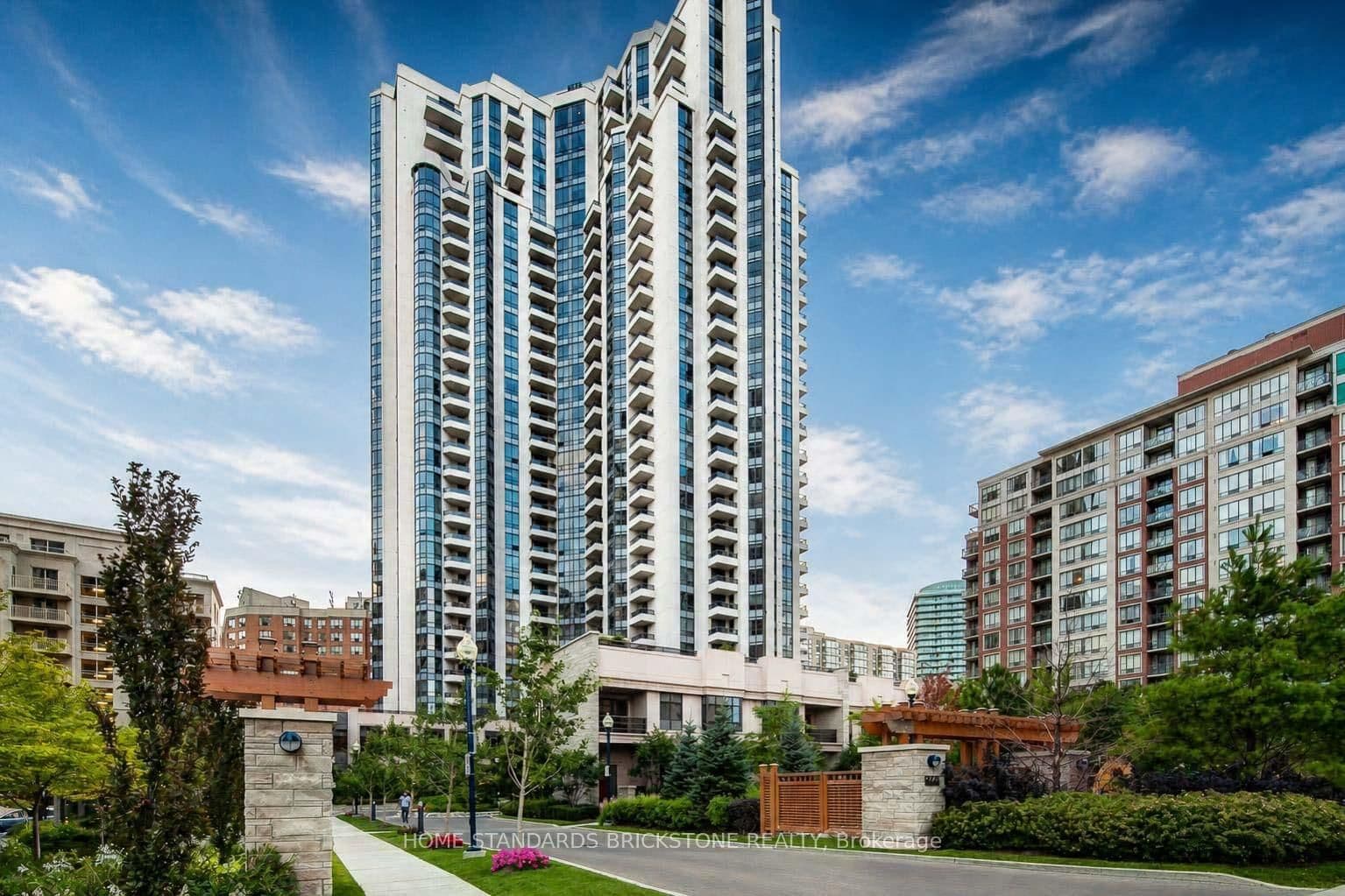 #2226 - 500 Doris Avenue