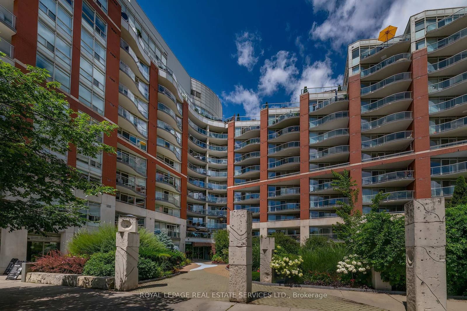 #707 - 550 Queens Quay W