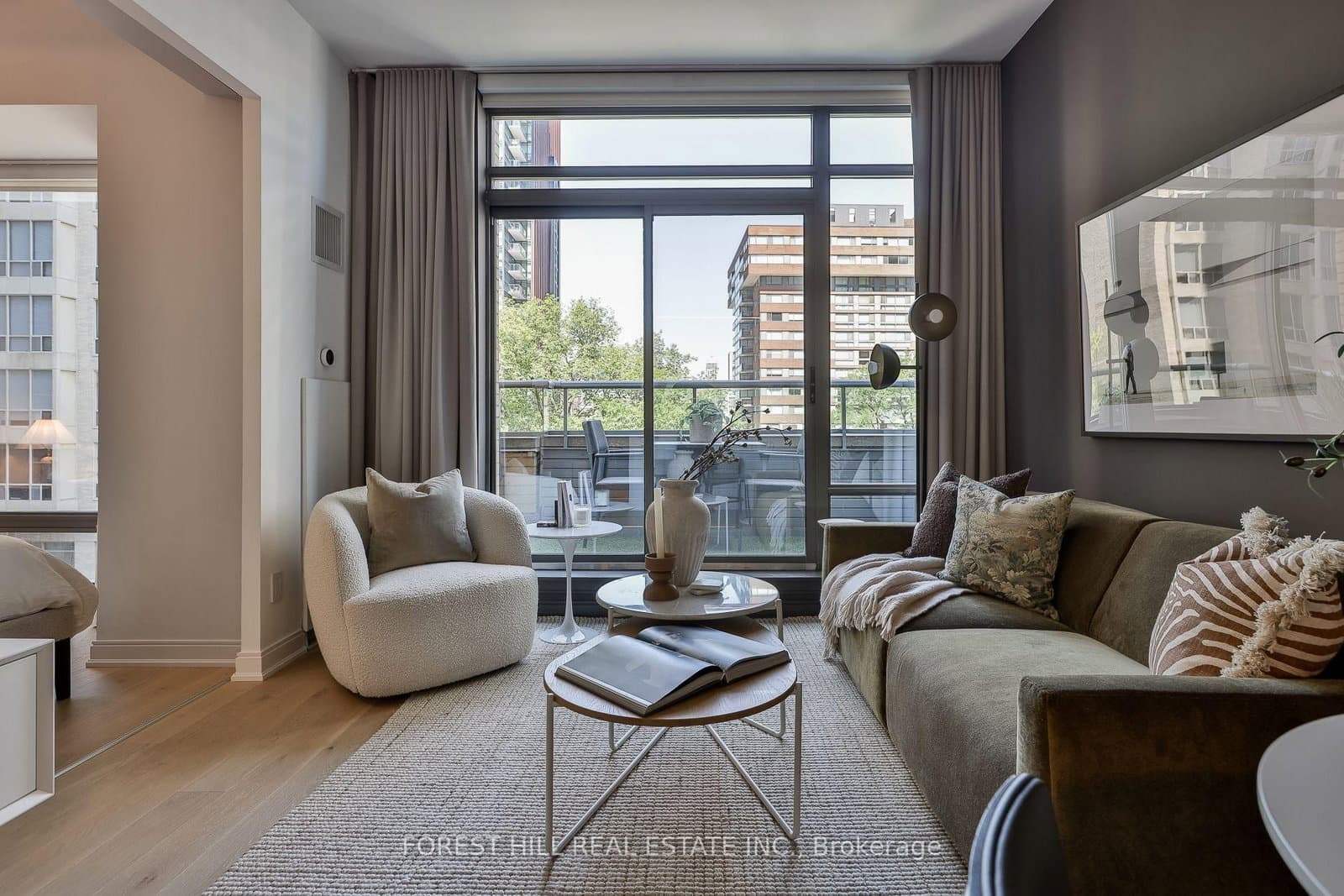 #512 - 21 Scollard Street