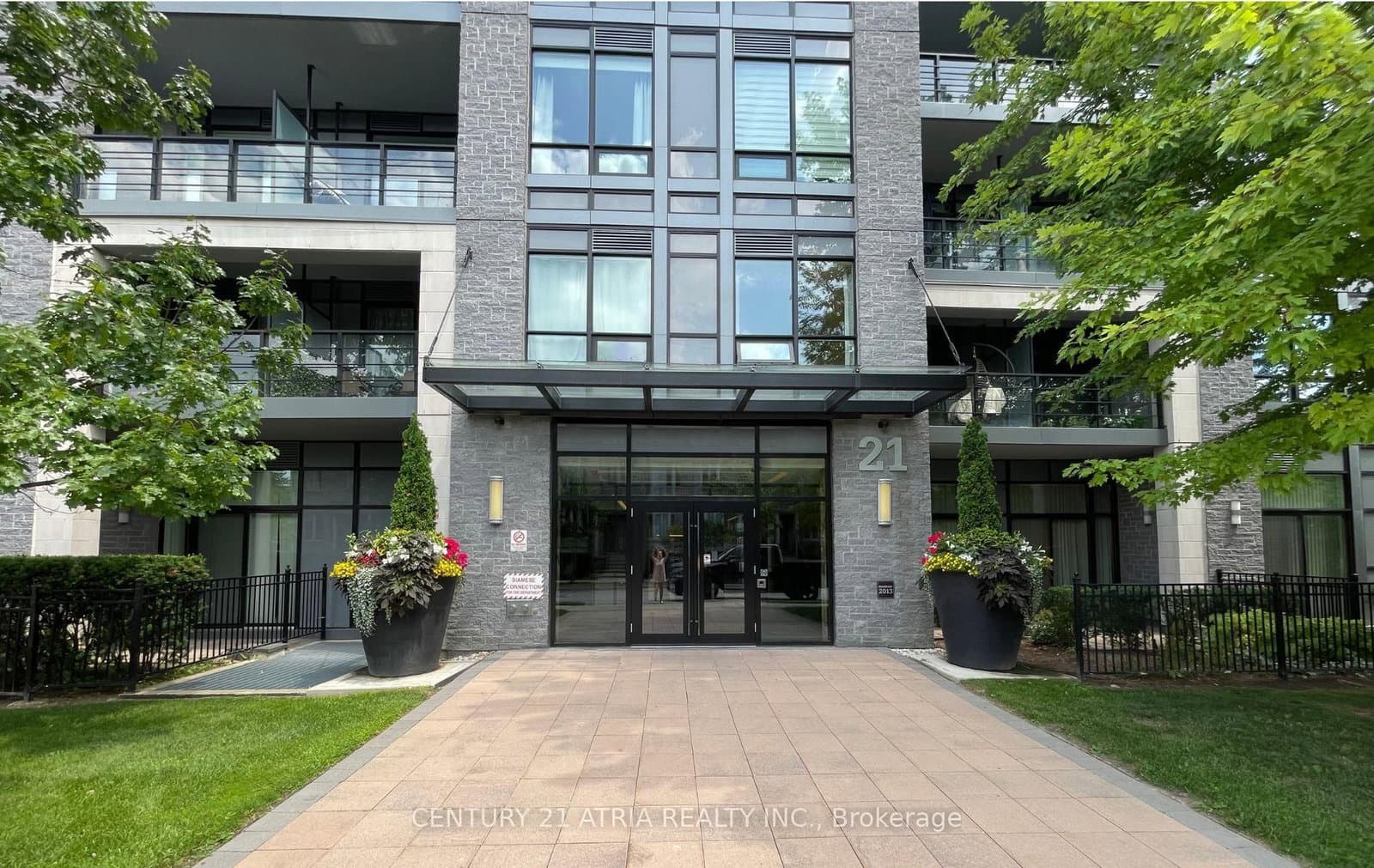 21 Clairtrell Road, Unit 201