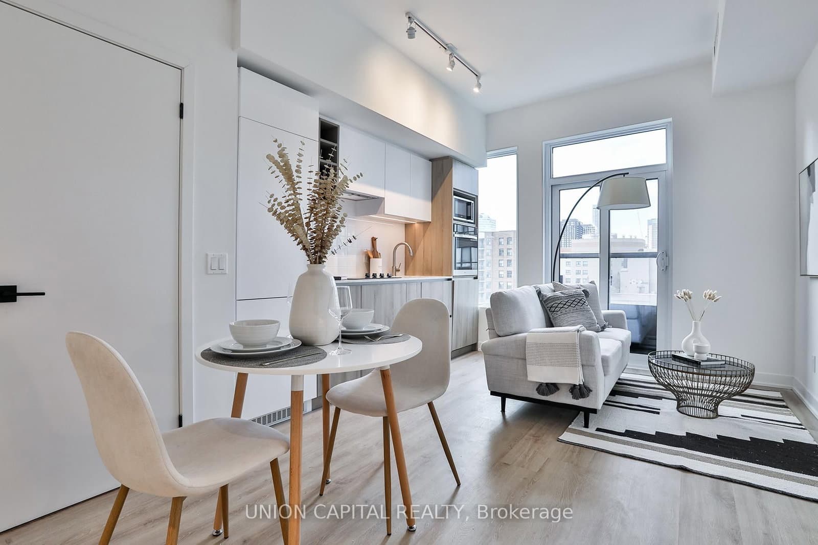 #1005 - 319 Jarvis Street