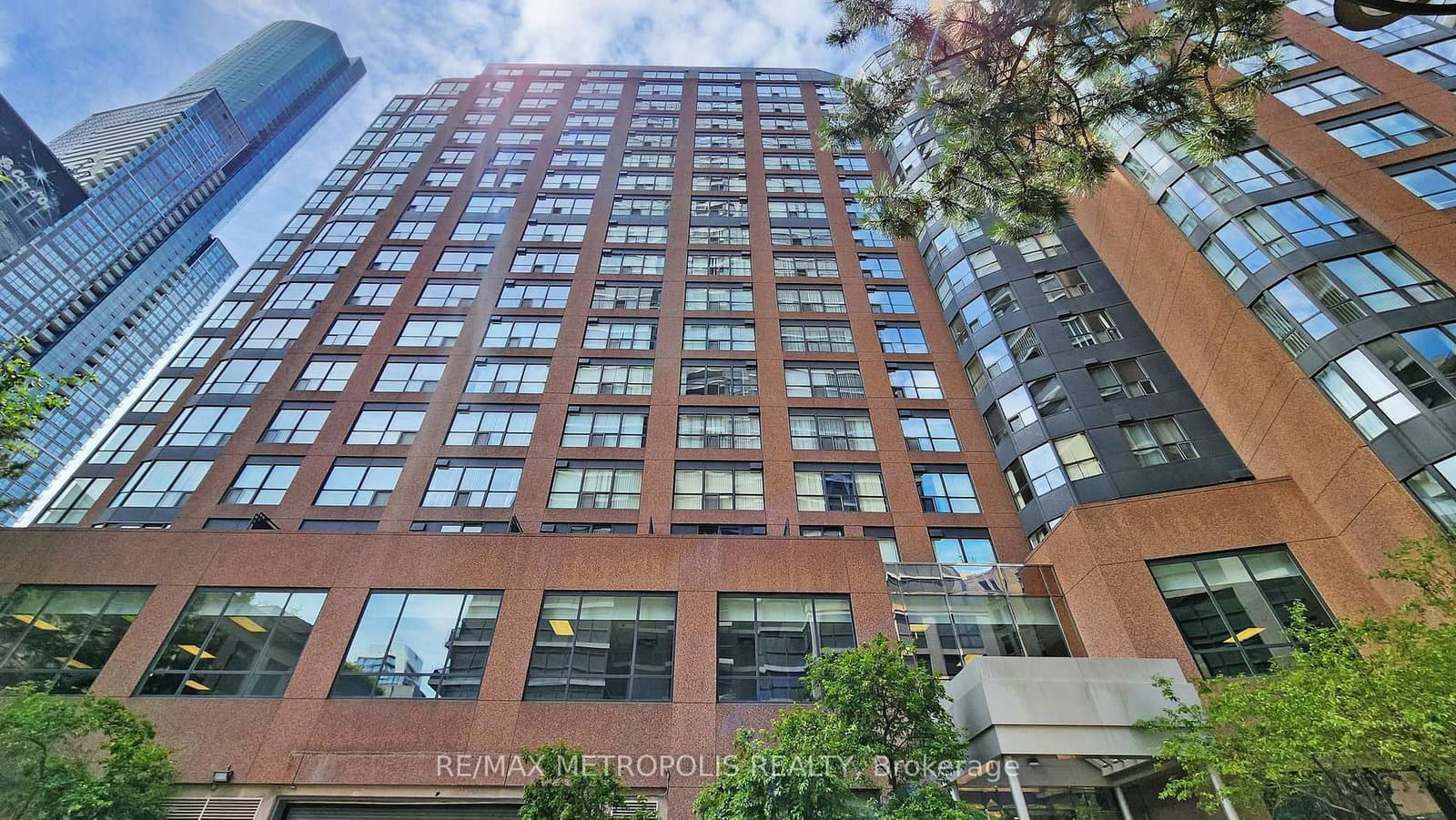 #904 - 7 Carlton Street