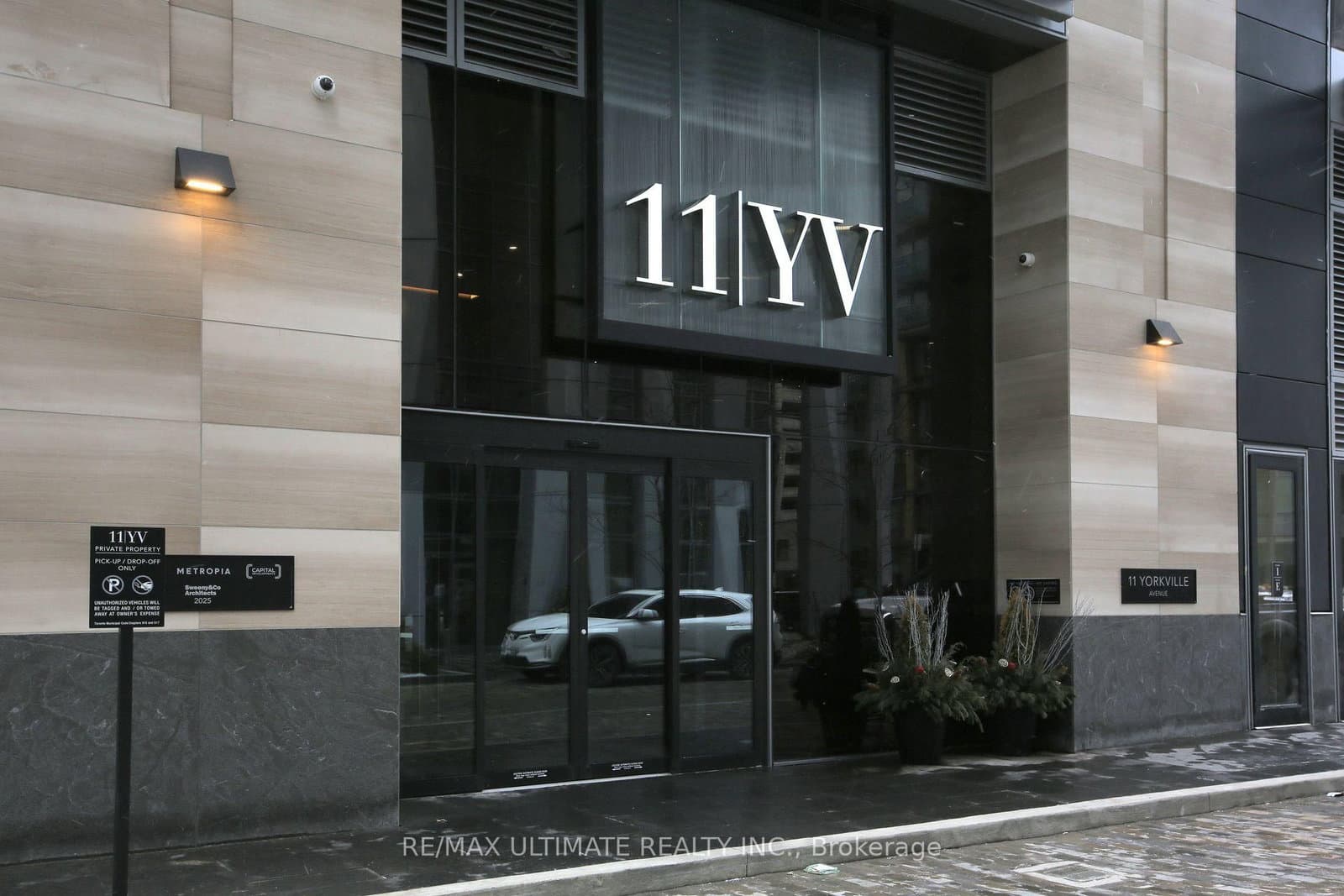 11 Yorkville Avenue, Unit 1713