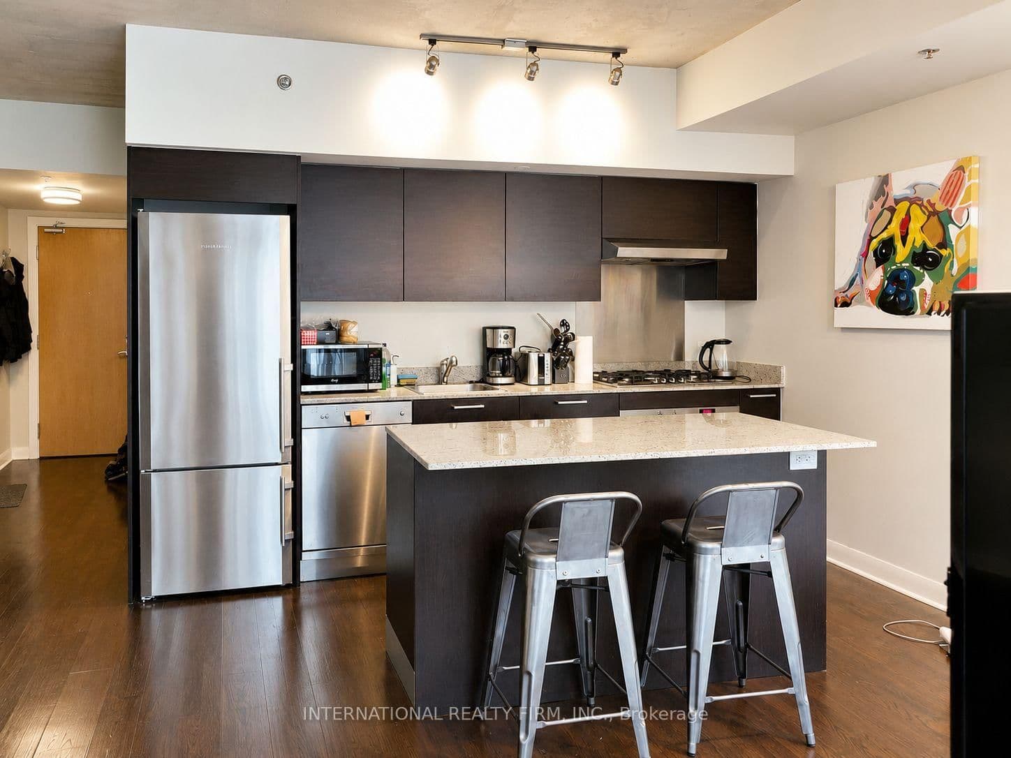 #504 - 375 King Street W
