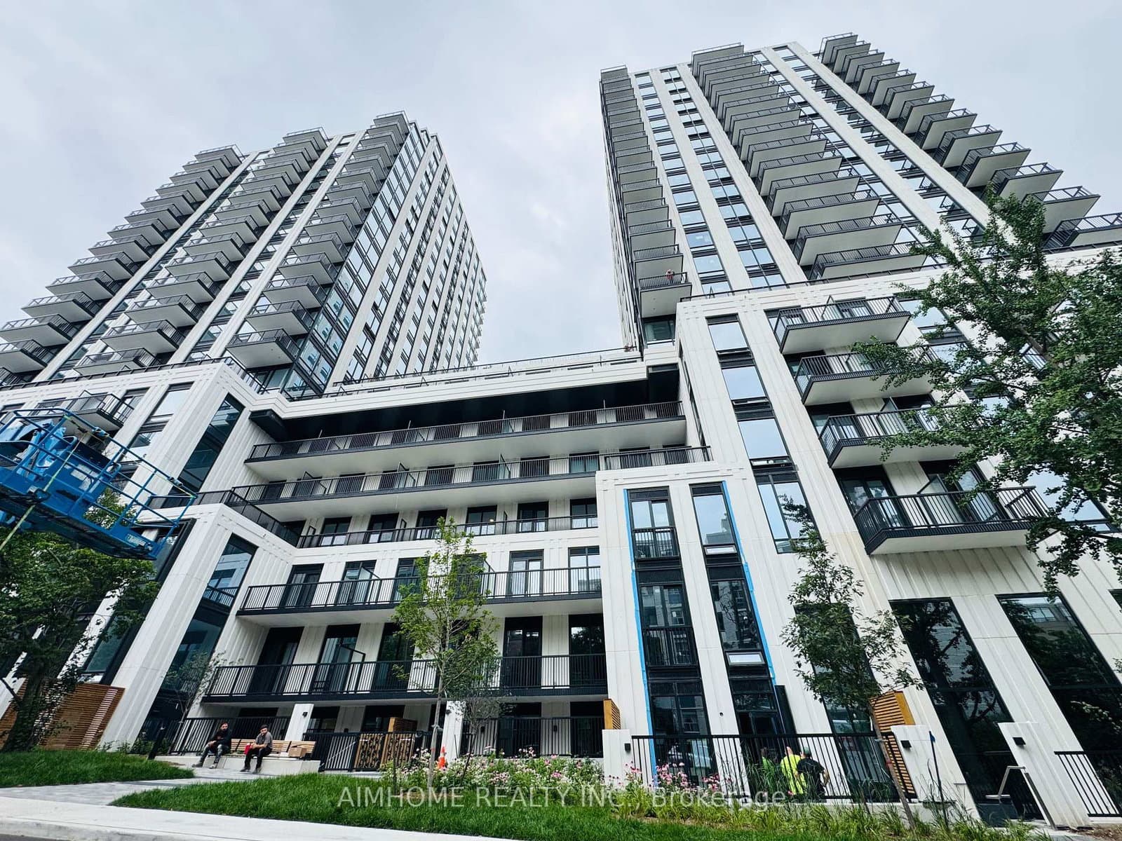 91 Montclair Avenue, Unit 1606