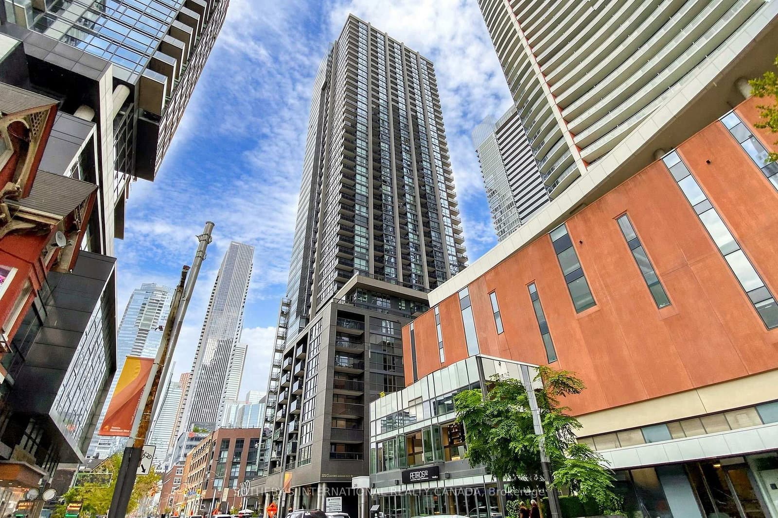 #3906 - 295 Adelaide Street W