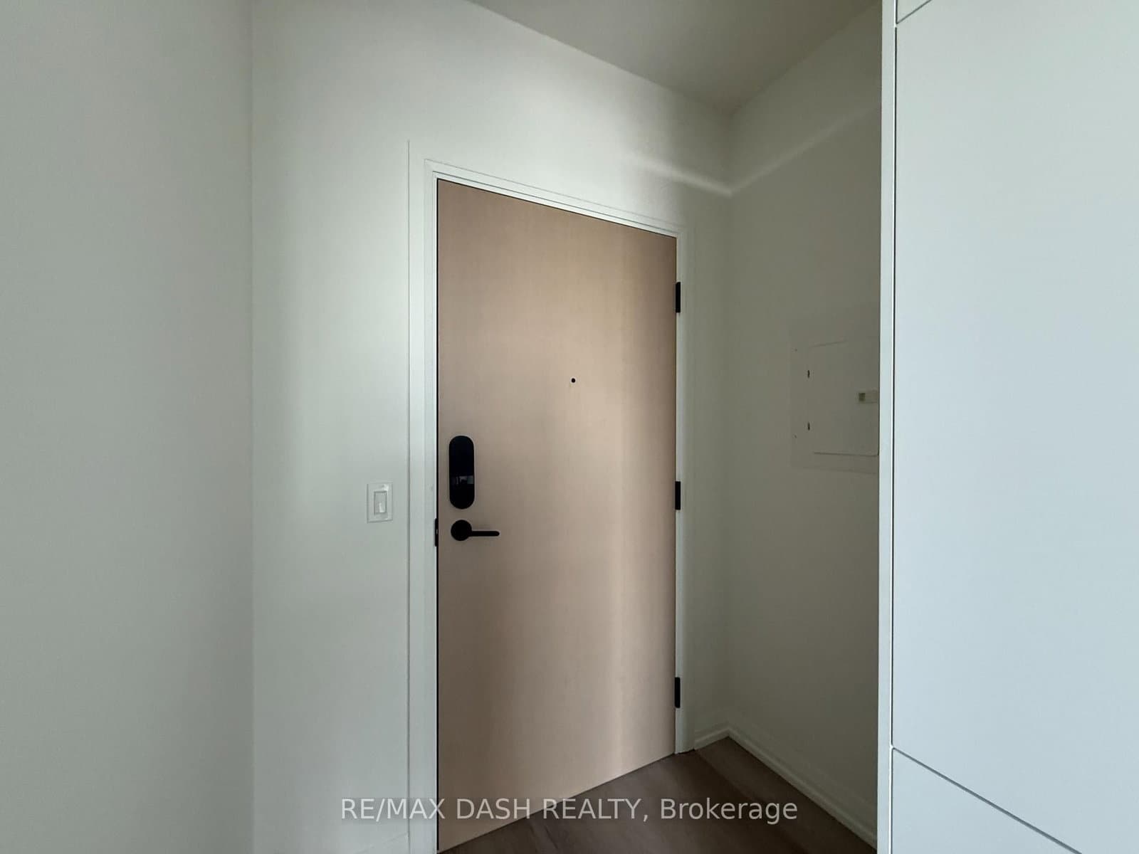 280 Dundas Street W, Unit LP10
