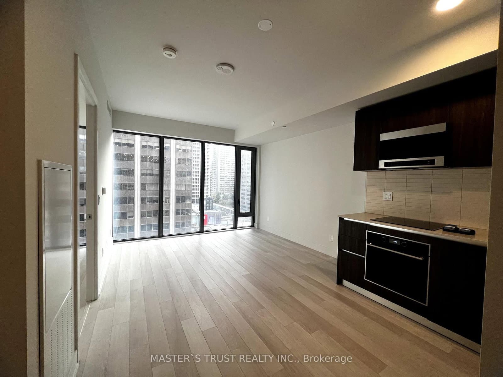 8 Cumberland Street, Unit 1105