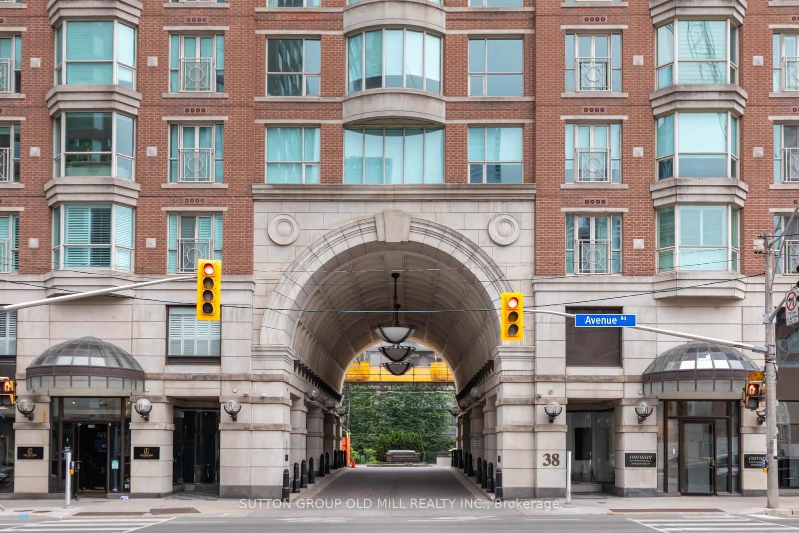 38 Avenue Road, Unit 700