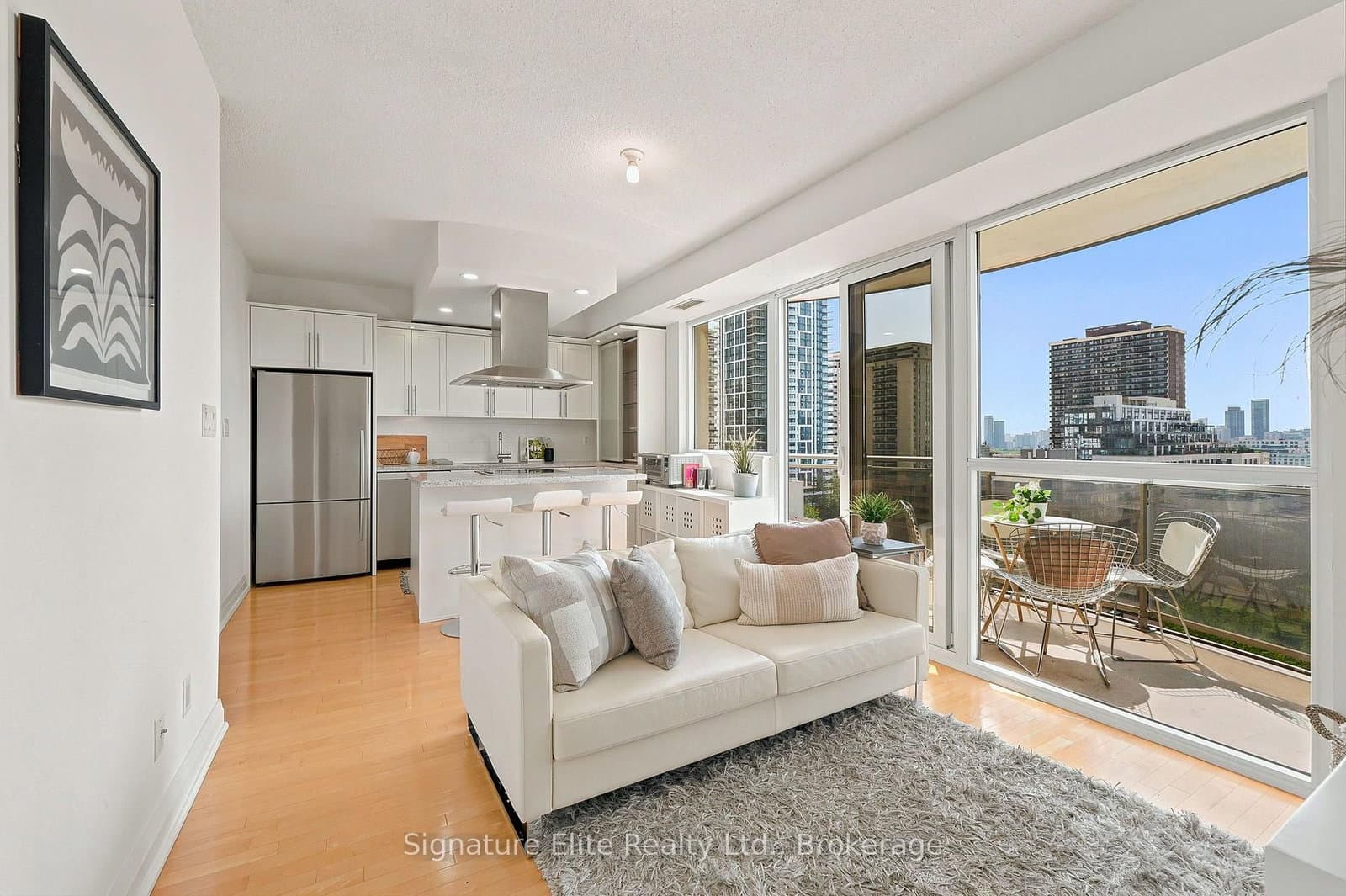 #902 - 1430 Yonge Street
