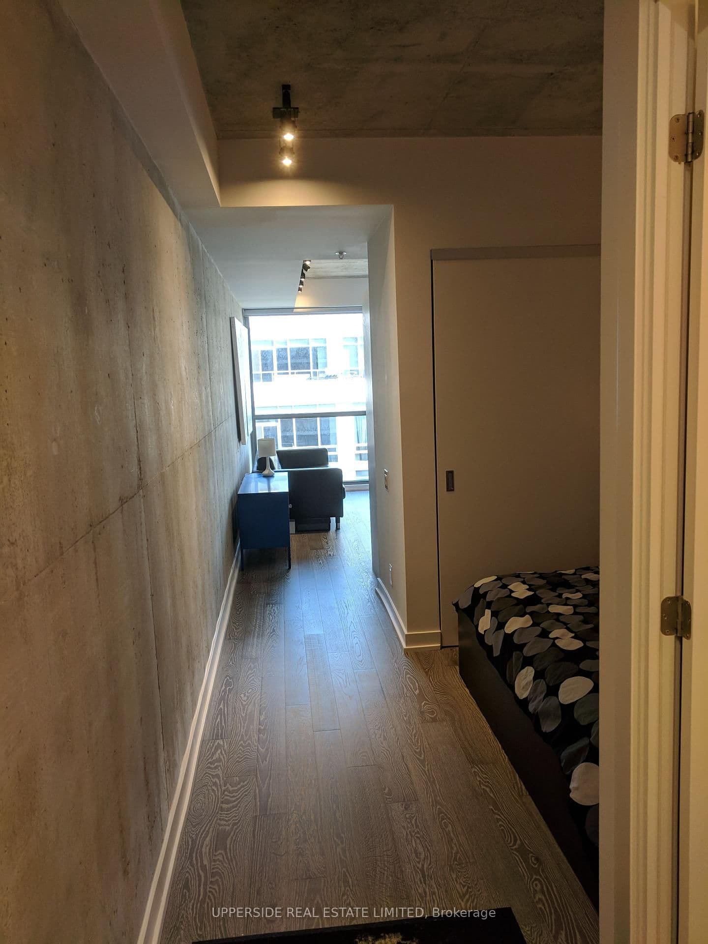 #912 - 39 Brant Street