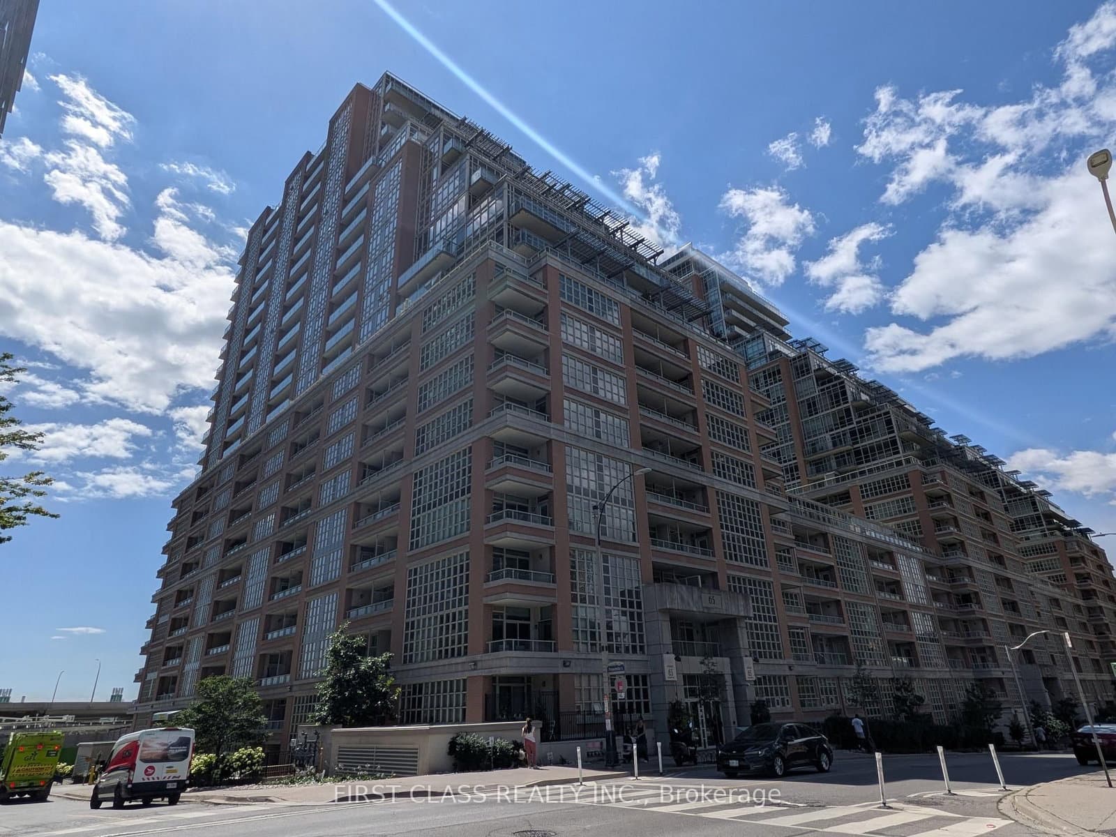 #1204 - 65 East Liberty Street