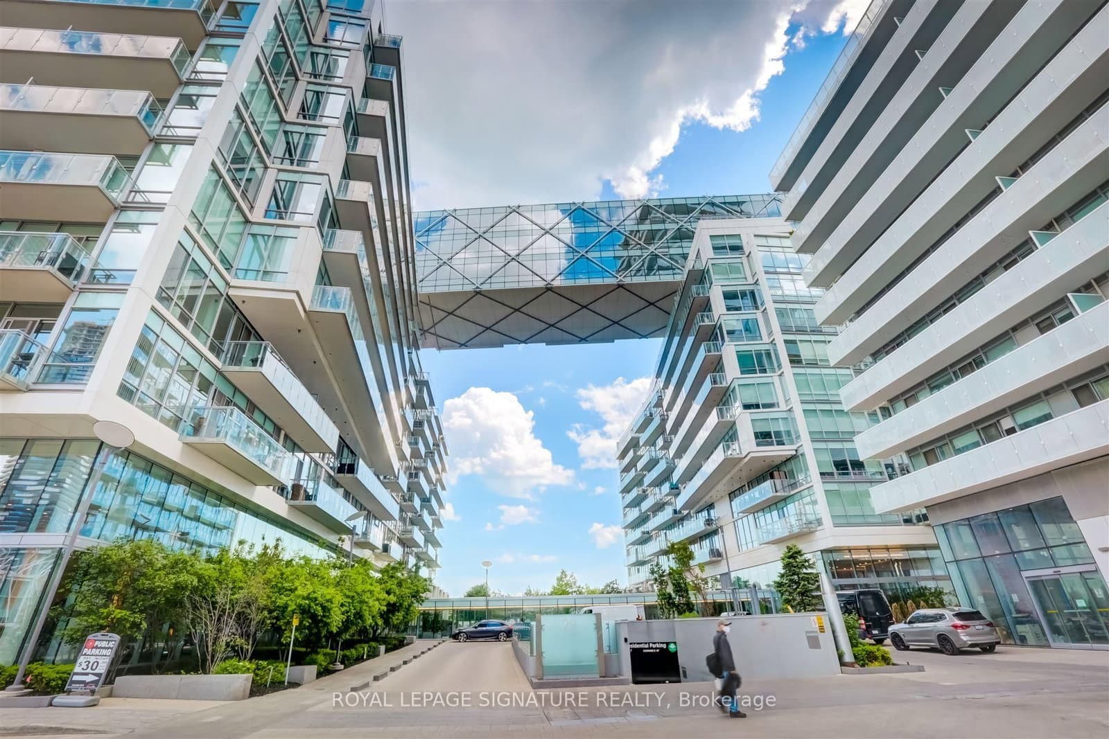 29 Queens Quay E, Unit 424