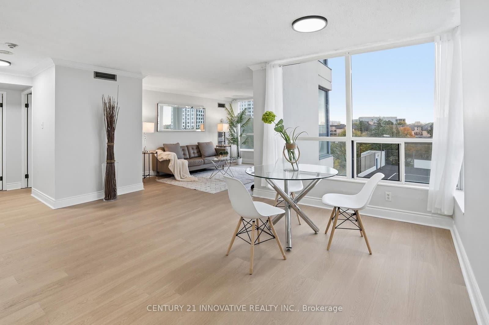 #619 - 3050 Ellesmere Road
