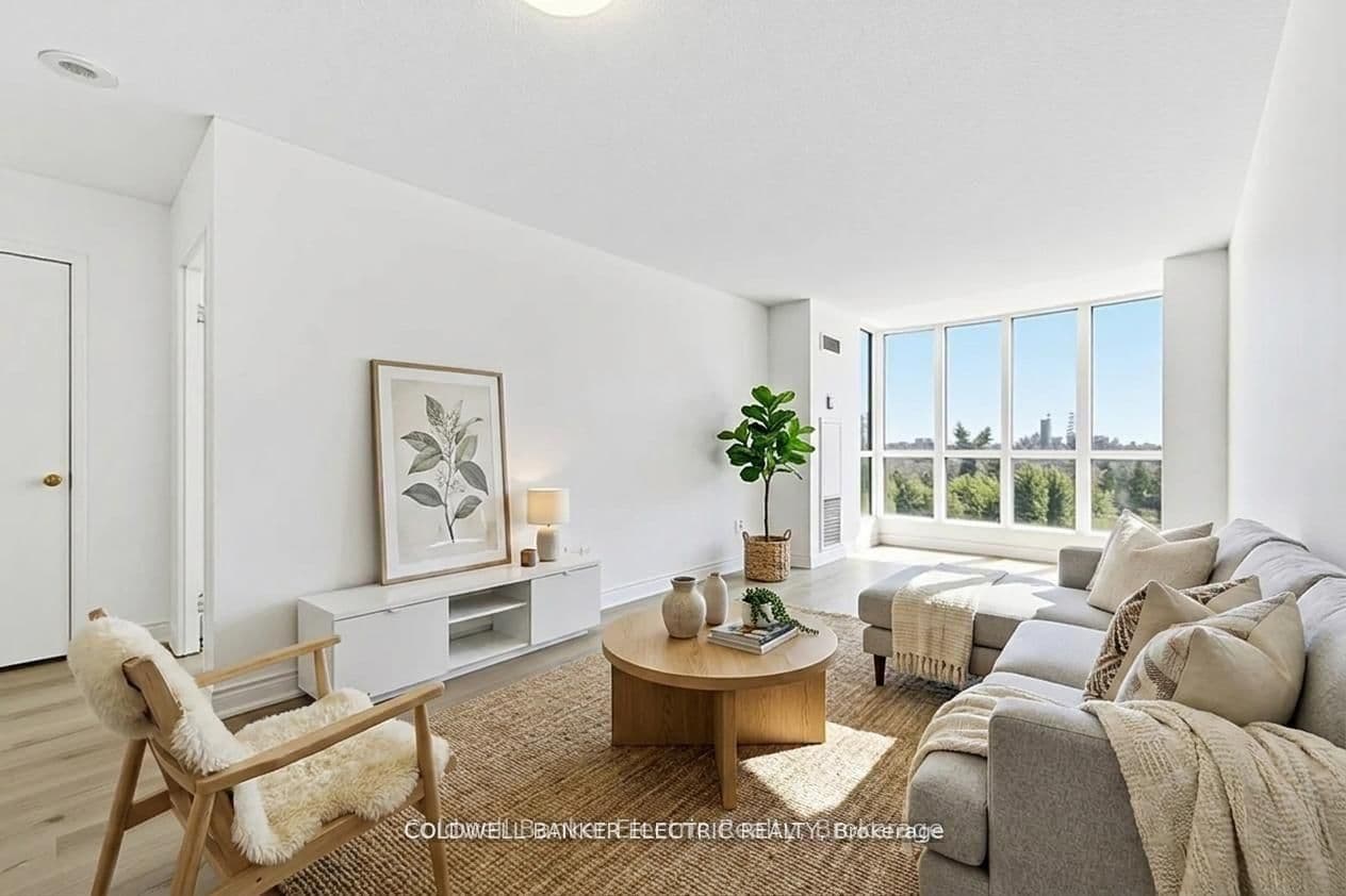 #815 - 2550 Lawrence Avenue E