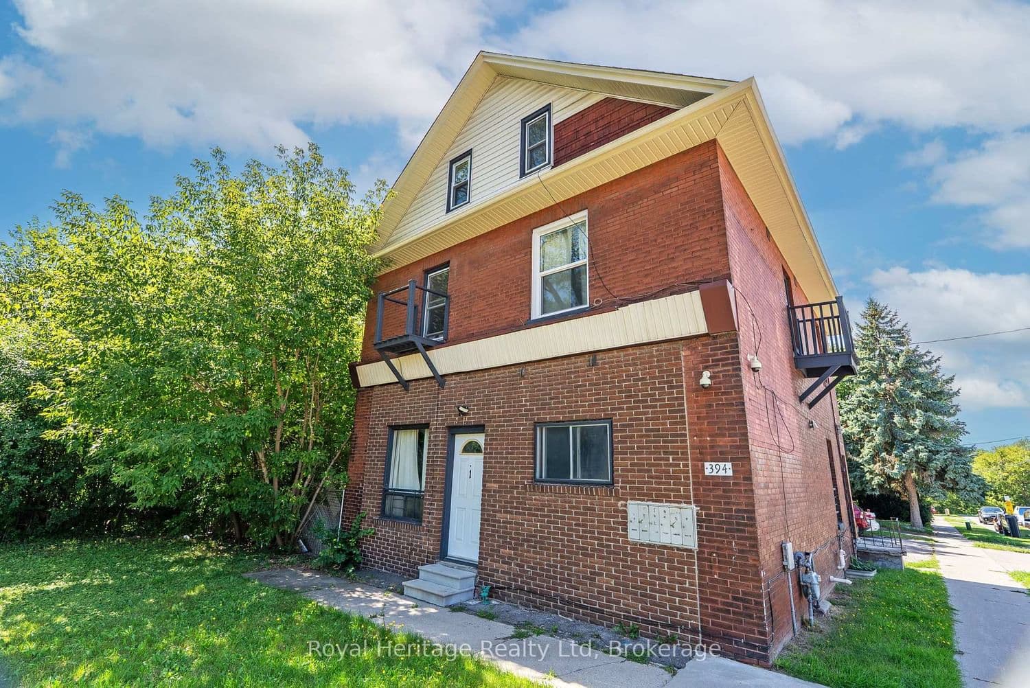 394 Centre Street S