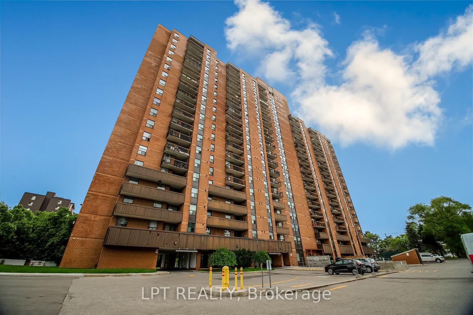 #209 - 90 Ling Road