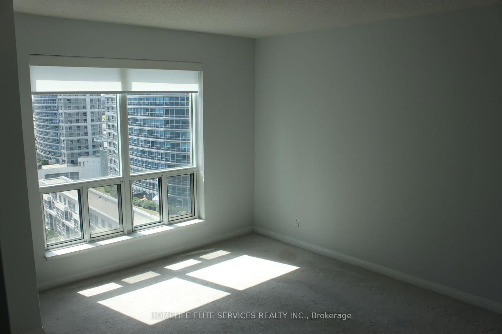 #1615 - 11 Lee Centre Drive