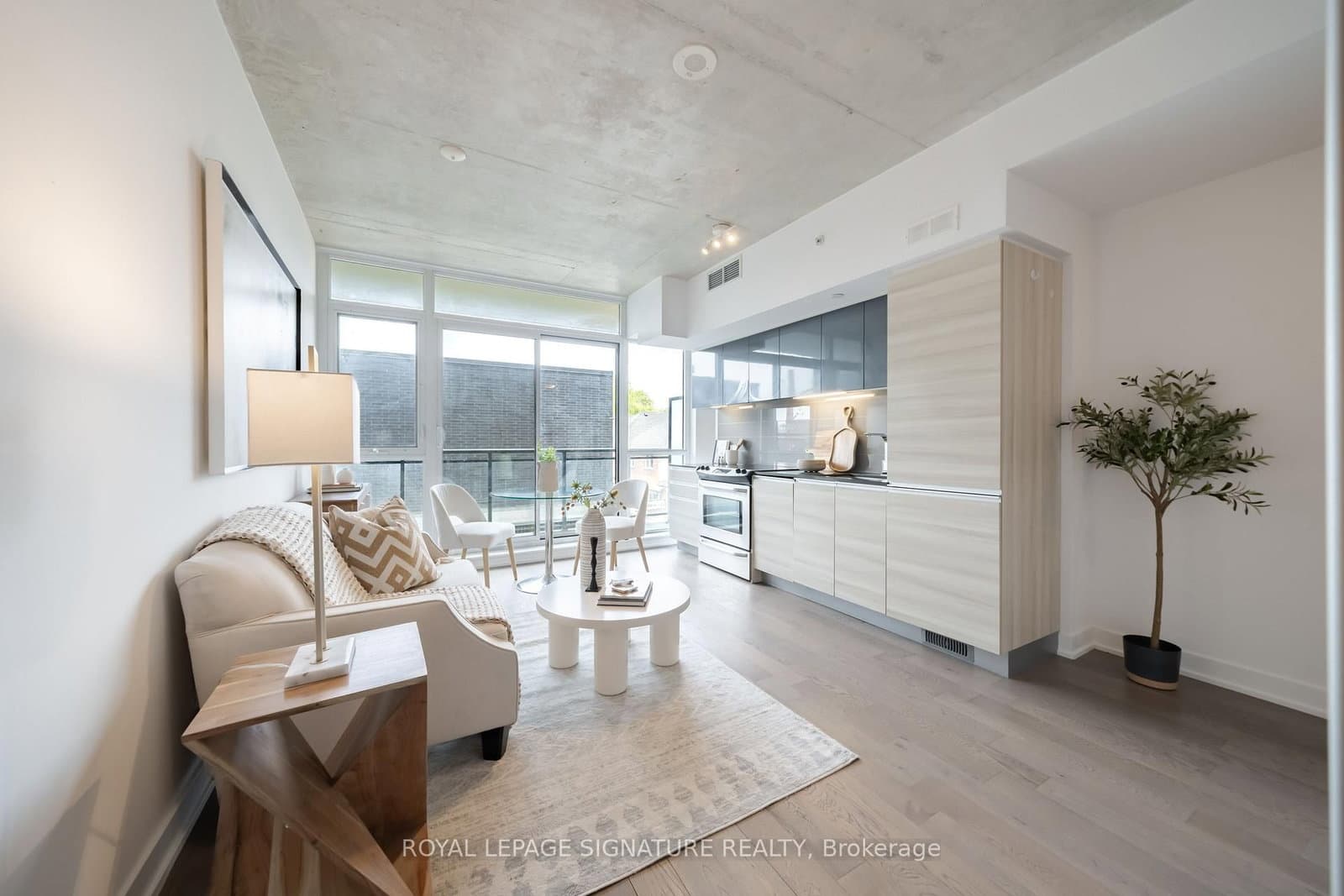 1190 Dundas Street E, Unit 406