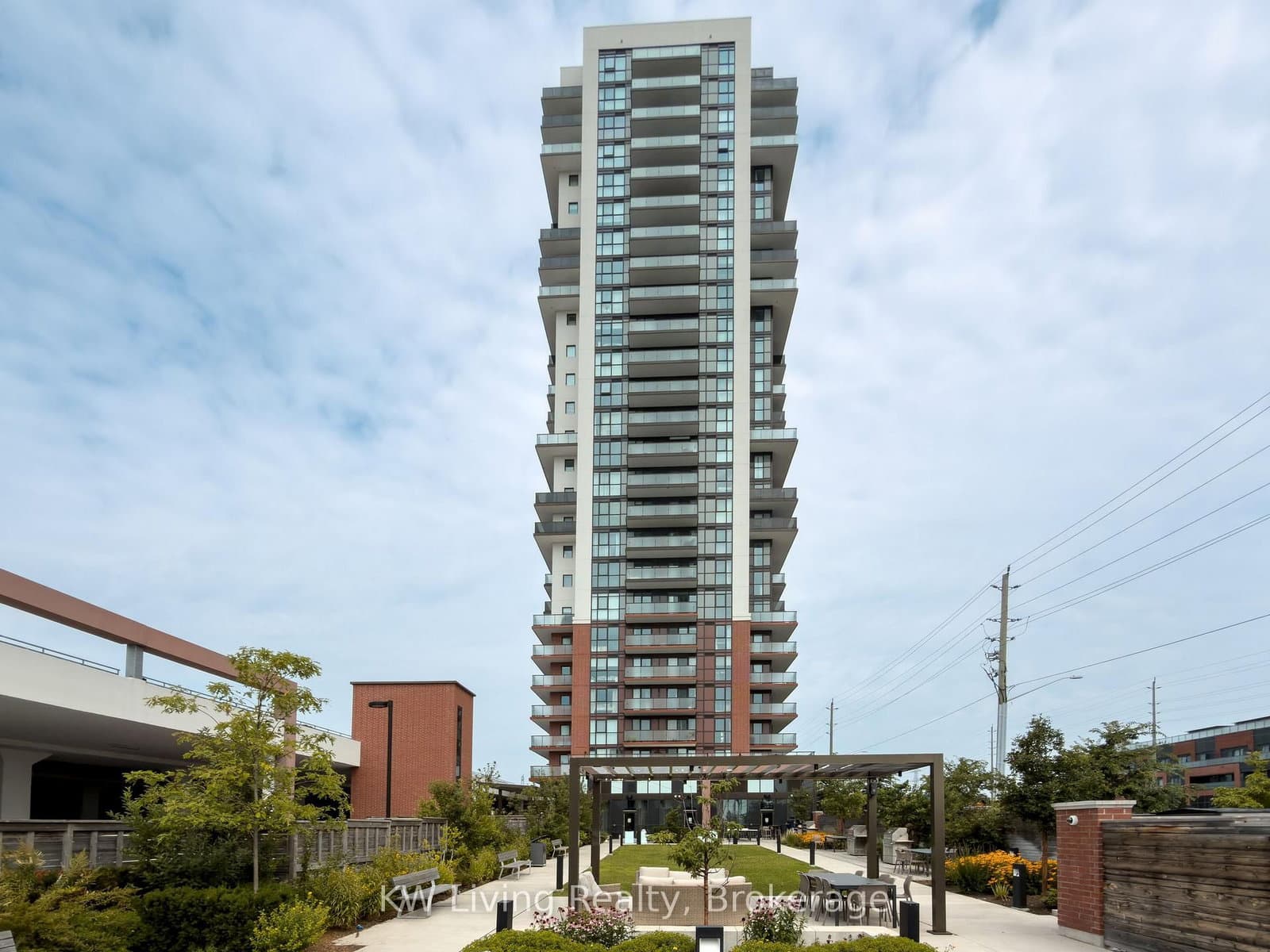 #207 - 2550 Simcoe Street N