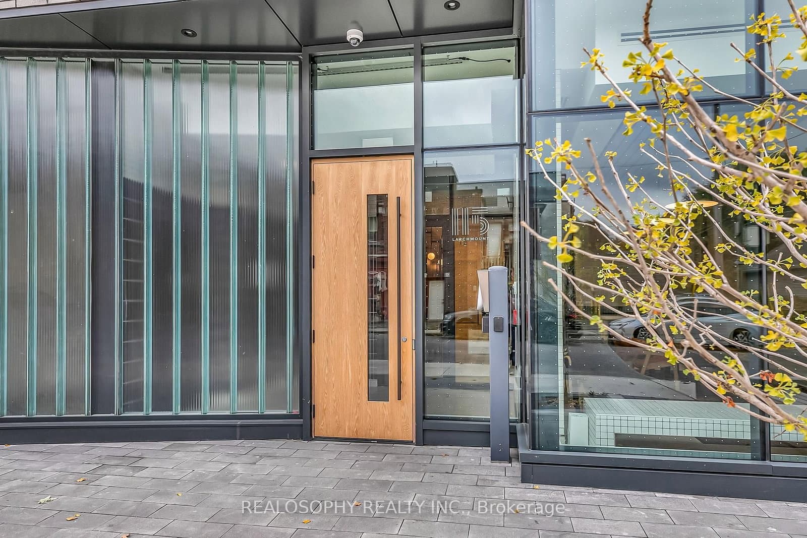 115 Larchmount Avenue, Unit 208