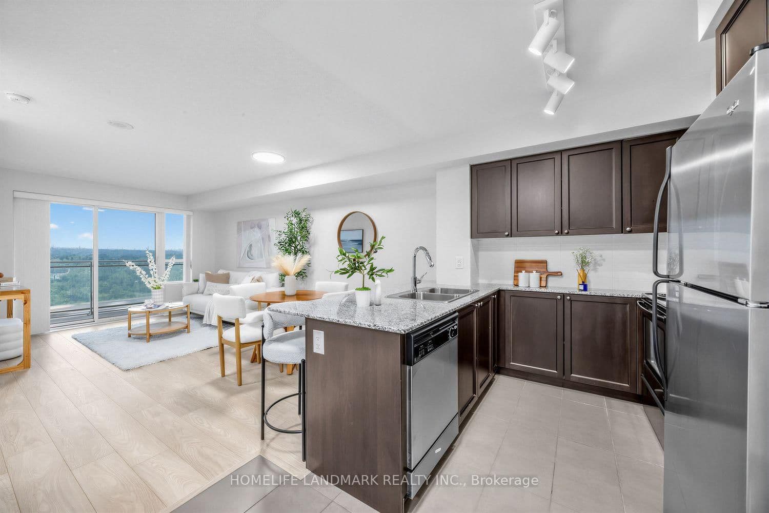 1235 Bayly Street, Unit 807