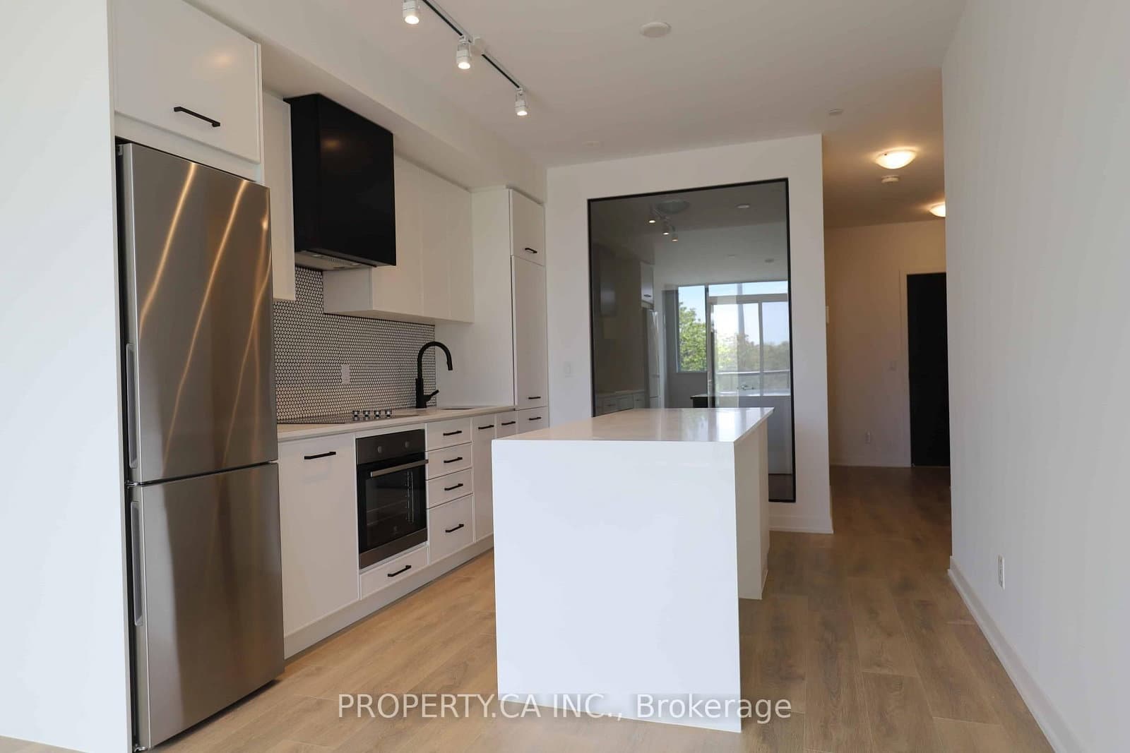 899 Queen Street E, Unit 410