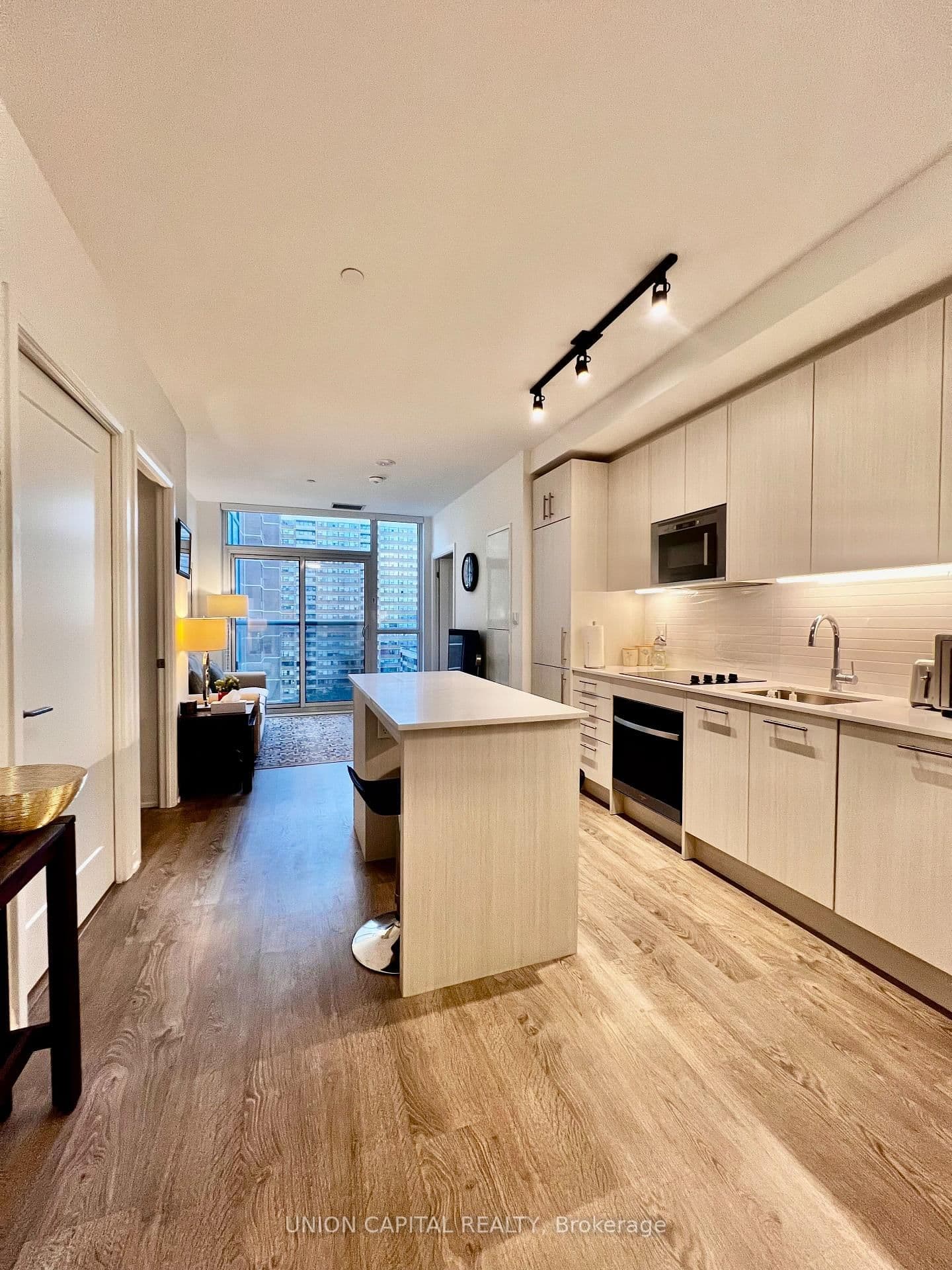 286 Main Street, Unit 1111