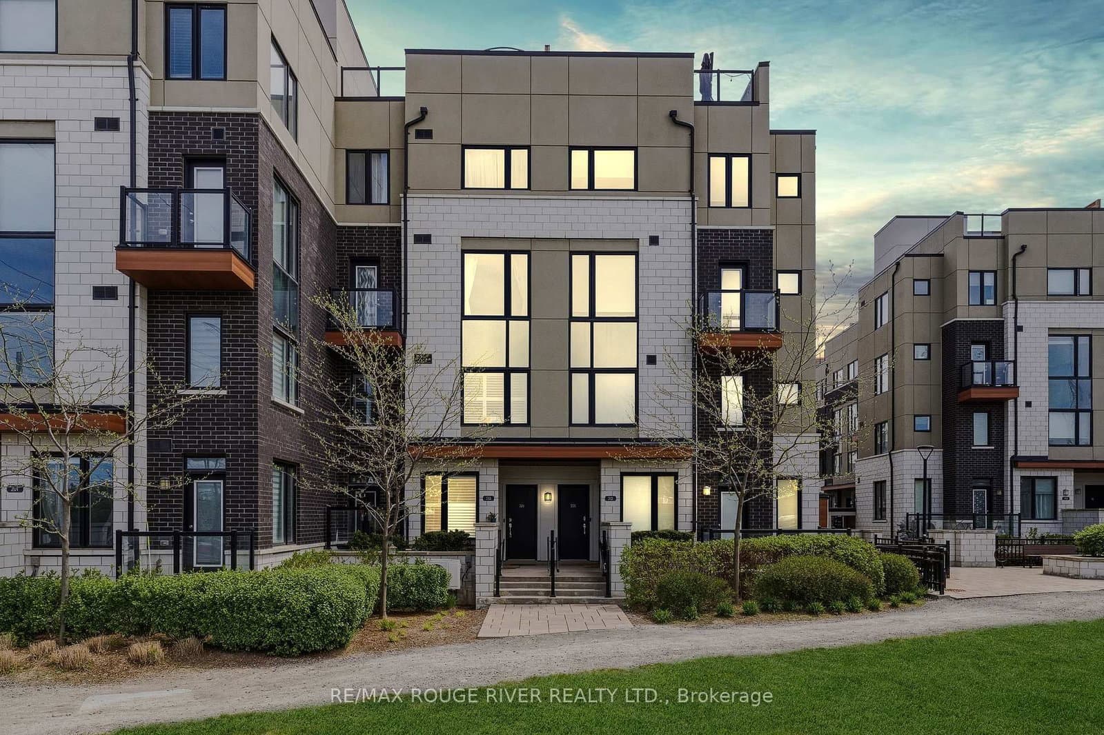 1555 Kingston Road, Unit 226