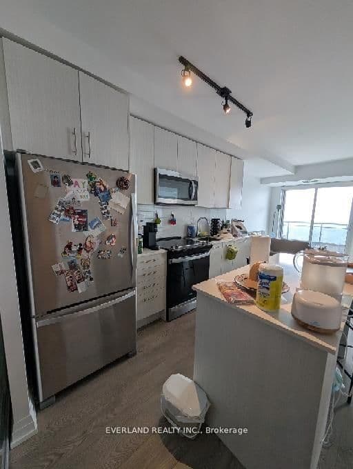 286 main Street, Unit 1410