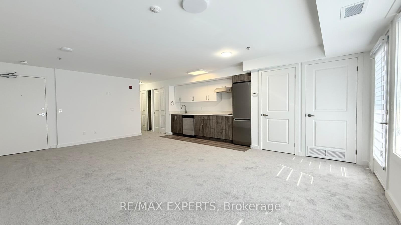 #404 - 45 Connaught Avenue
