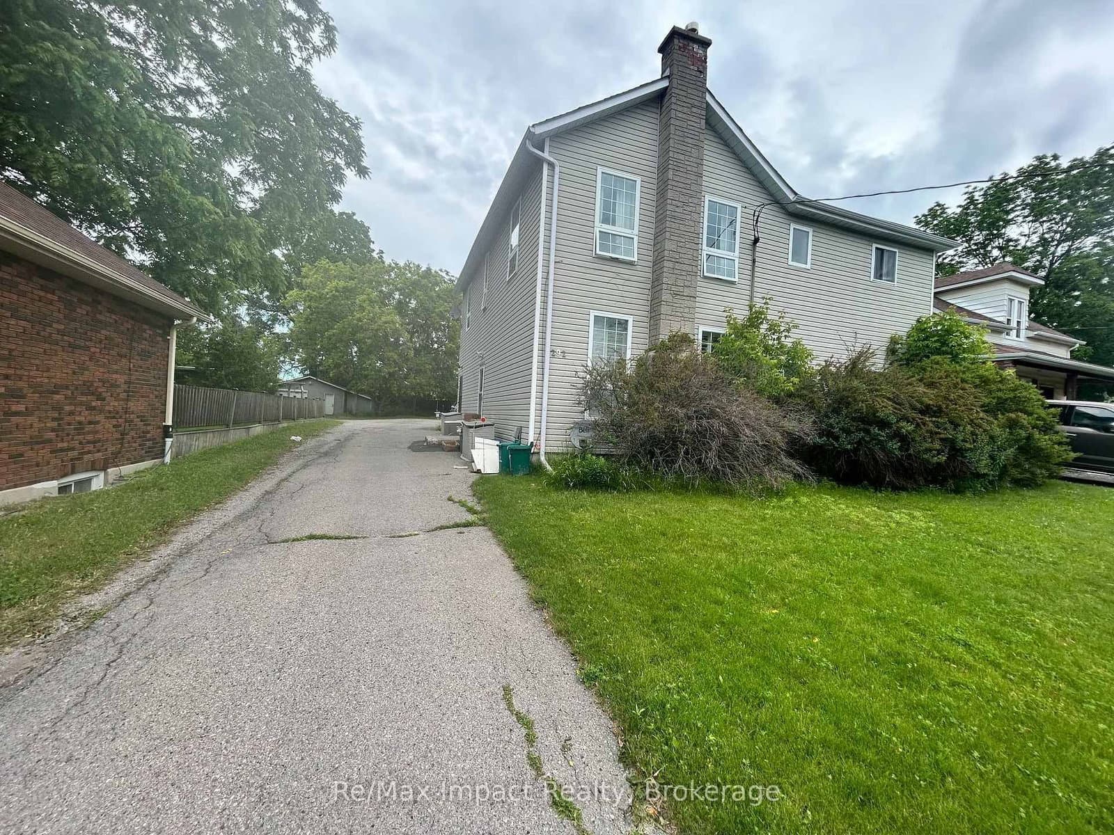 292 William Street E