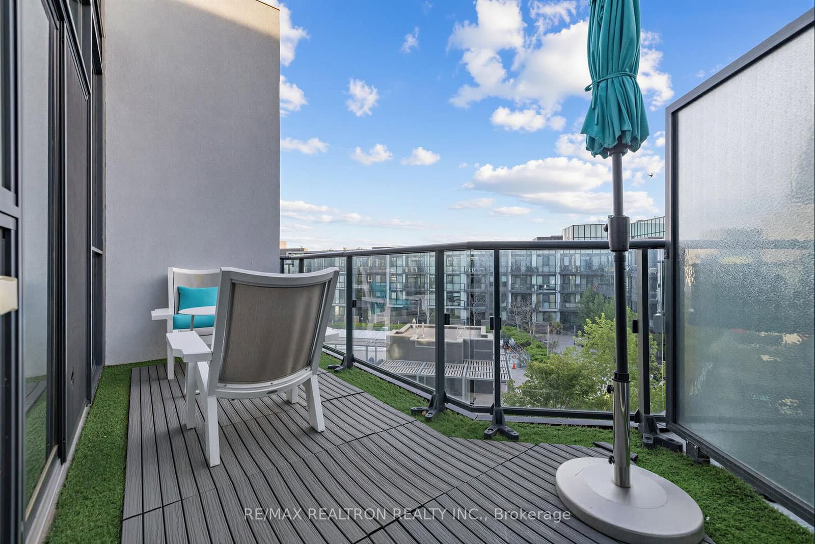 #424 - 375 Sea Ray Avenue