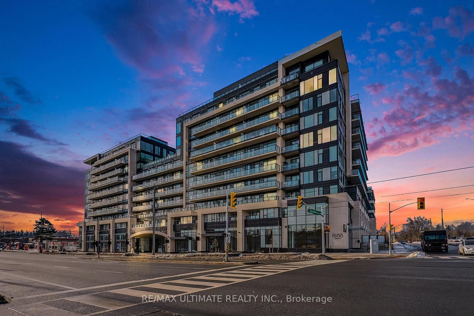 #727 - 8188 Yonge Street